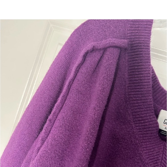 Cabi 4098 V-Neck sweater - Picture 6 of 10